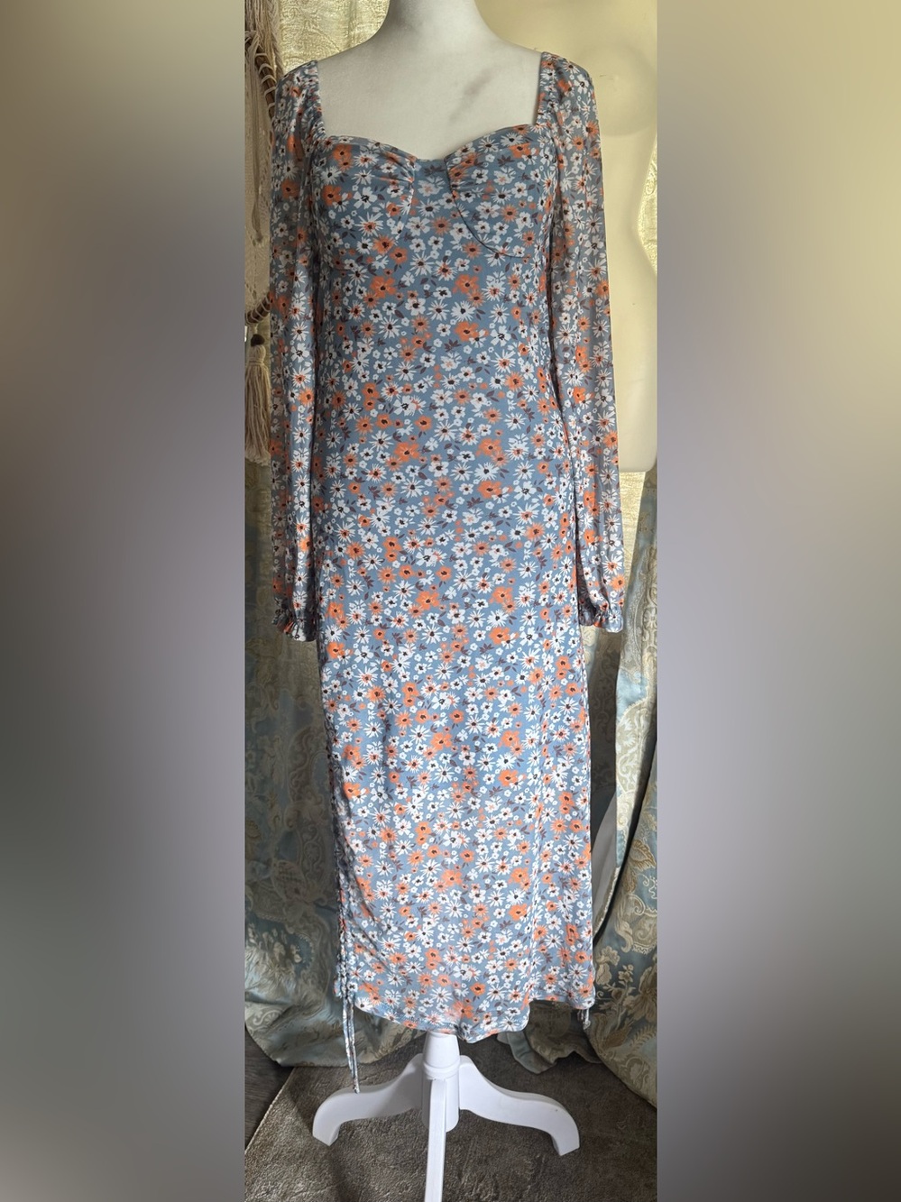 Sweetheart Long Sleeve Floral Midi Dress in Light Blue and Orange
